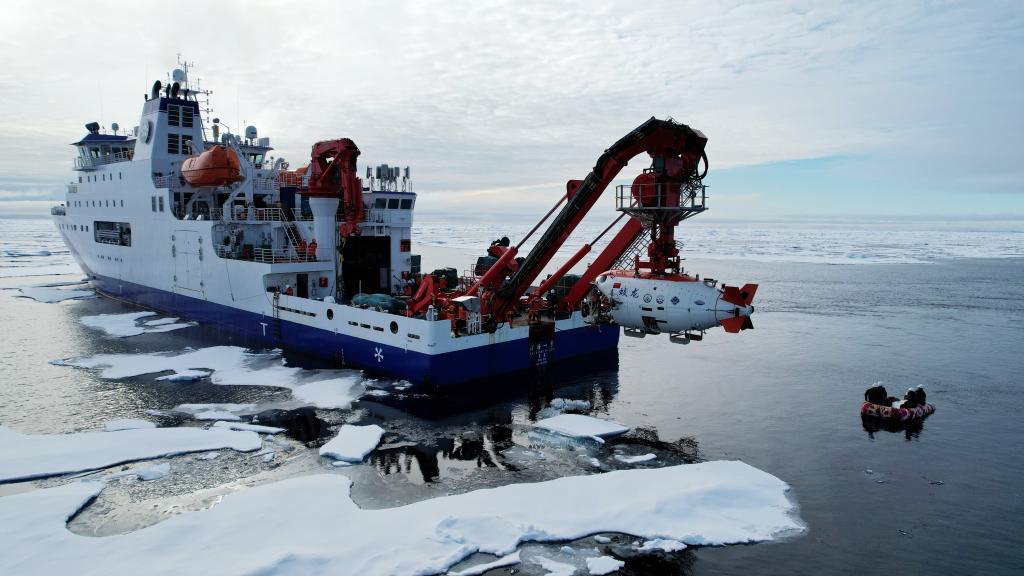 Jiaolong, China's manned submersible, conducts a manned deep dive in the Arctic ice. /Photo taken by Liu Shiping from Xinhua News Agency