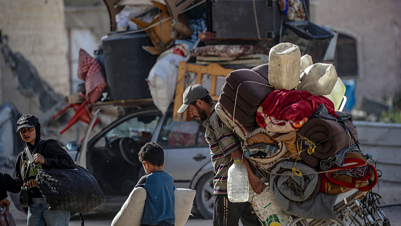 Internally displaced Palestinians evacuate Gaza City towards southern Gaza during an Israeli military operation, Gaza Strip, Palestine, October 3, 2025. /VCG