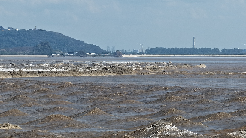 Live: Witness the 2025 Qiantang River tidal bore spectacle - Ep.3