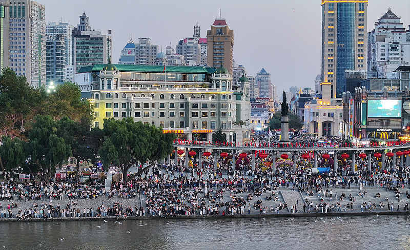 The iconic Central Street, lined with dozens of European-style buildings, in Harbin, northeast China's Heilongjiang Province, October 3, 2025. /VCG