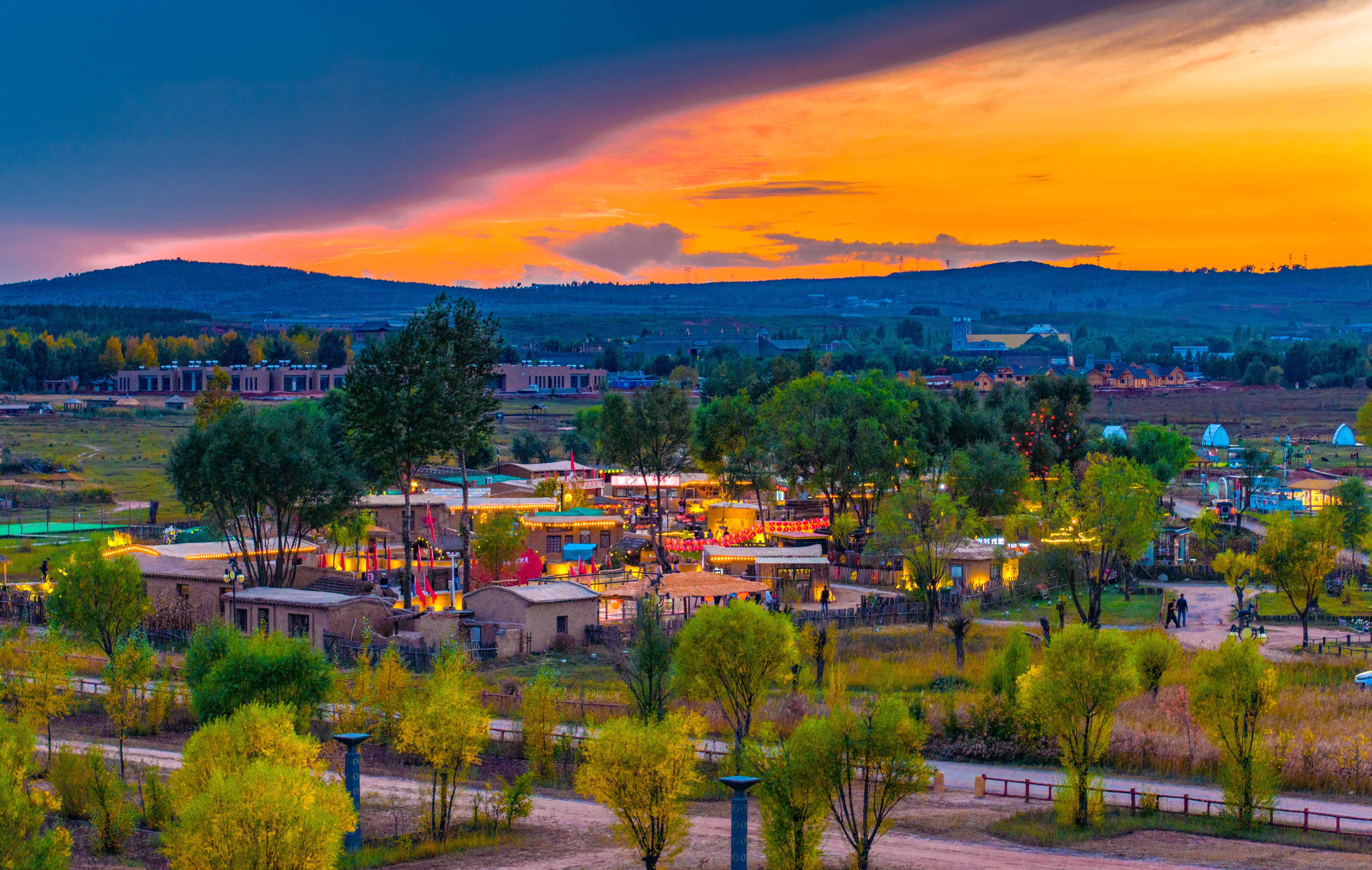 The Ordos Cultural Industry Park in Ordos City, Inner Mongolia Autonomous Region, is actively promoting holiday tourism through cultural experiences during the National Day and Mid-Autumn Festival holiday. /IC