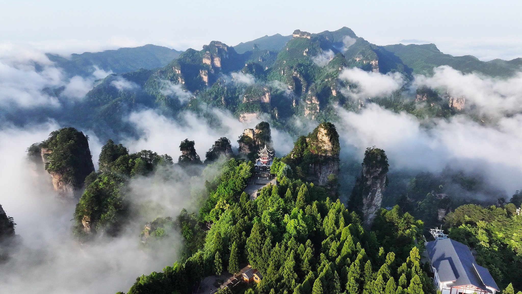 Live: View of Six Wonders Pavilion in Zhangjiajie National Forest Park