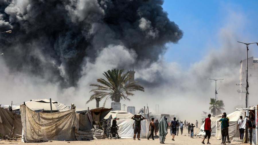 Smoke rises from a collapsed residential building following an Israeli airstrike in Gaza City, September 5, 2025. /Xinhua