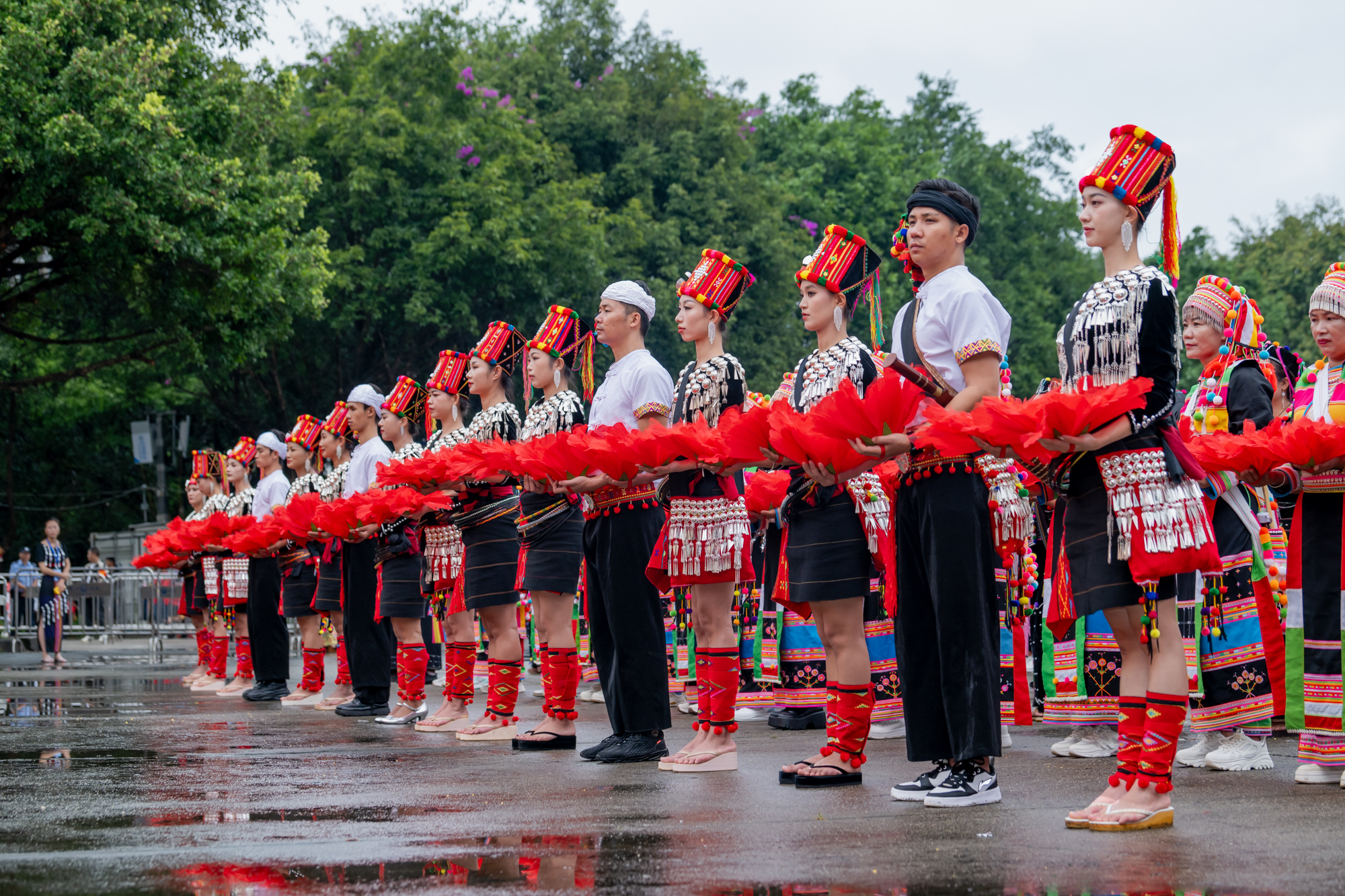 Jingpo people gather for the Munao Zongge Festival in Longchuan County, Yunnan Province. /CGTN