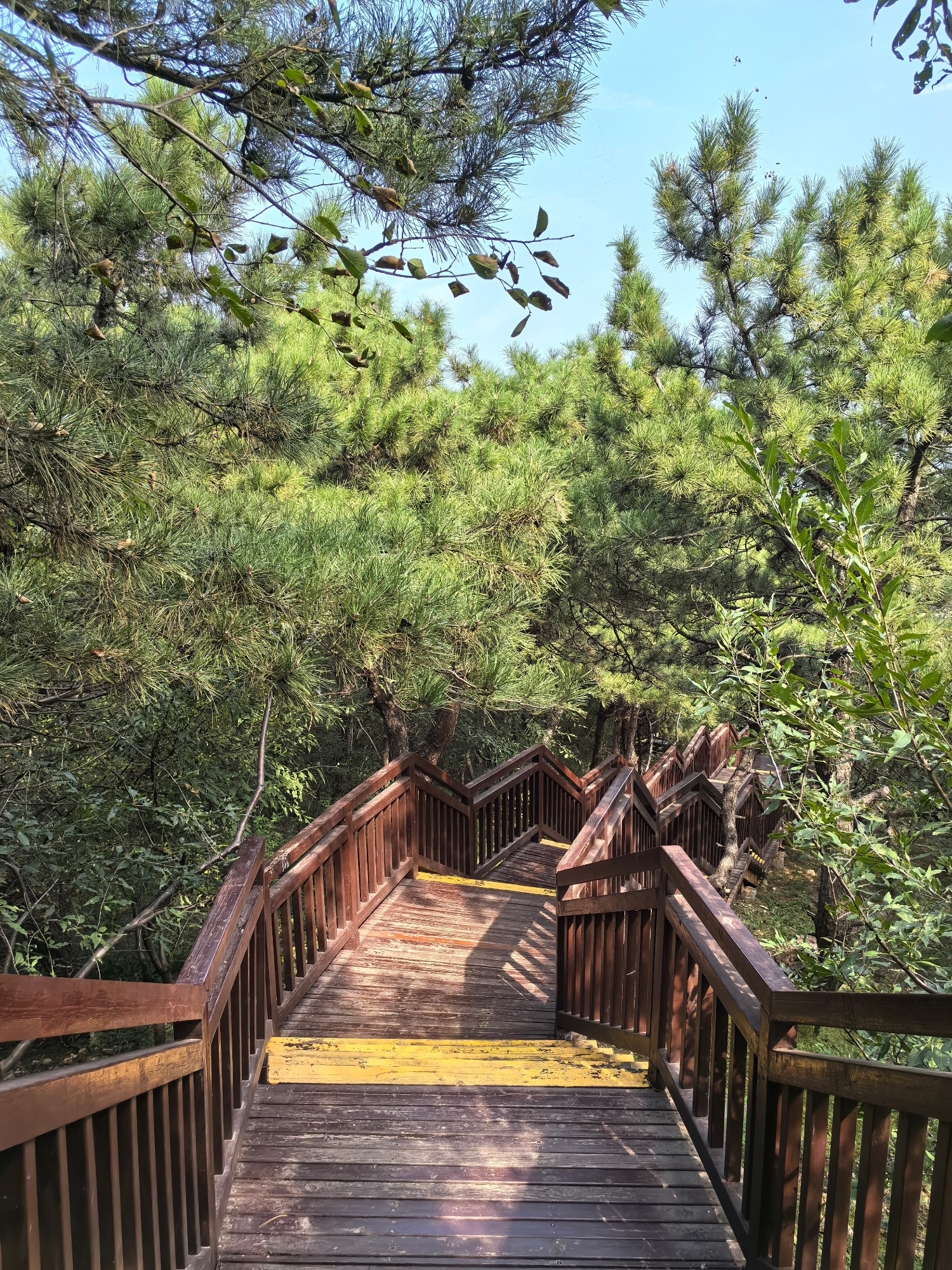 A view of the Yanqi Lake West Mountain Trail is seen in Beijing, on October 6, 2025. /CGTN