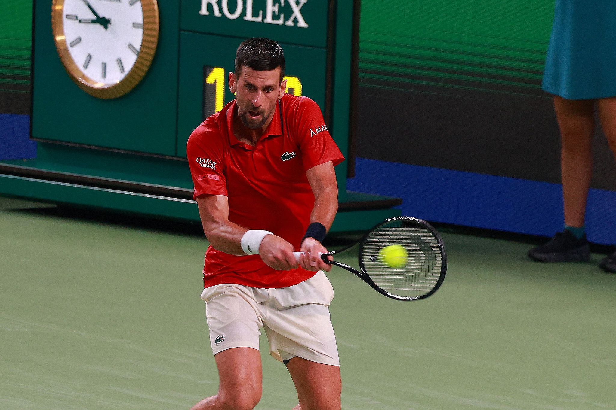 Novak Djokovic of Serbia hits a shot against Jaume Munar of Spain in a men's singles round of 16 match at the Shanghai Masters in east China's Shanghai Municipality, October 7, 2025. /VCG