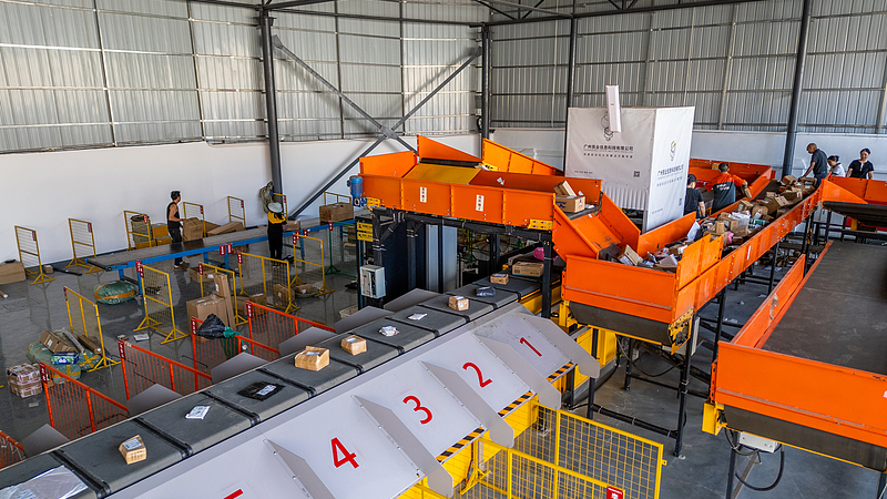 China handles over 7.2 billion parcels during holiday