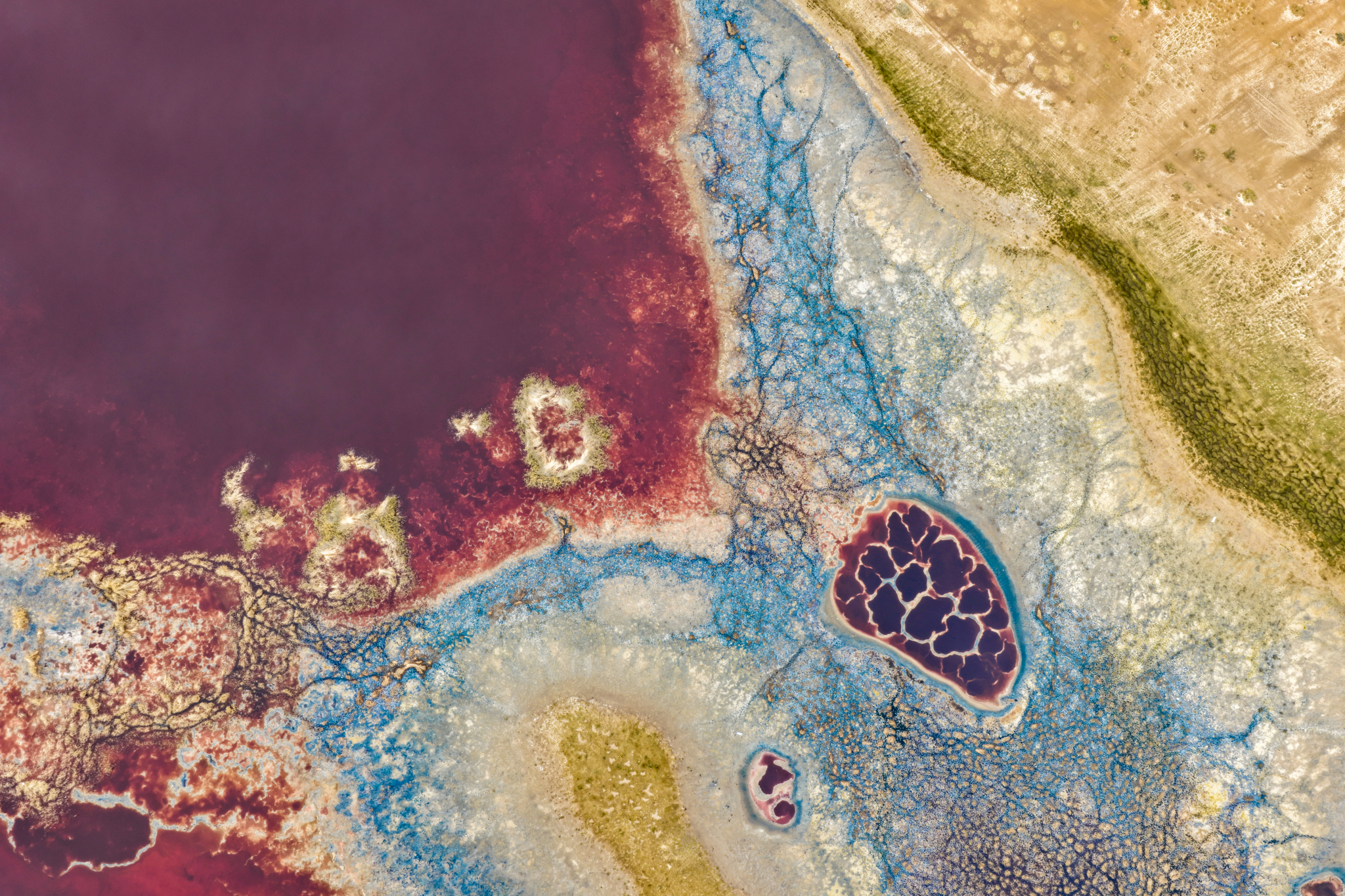 Ulan Lake in Alxa League, Inner Mongolia is pictured on October 6, 2025. /VCG