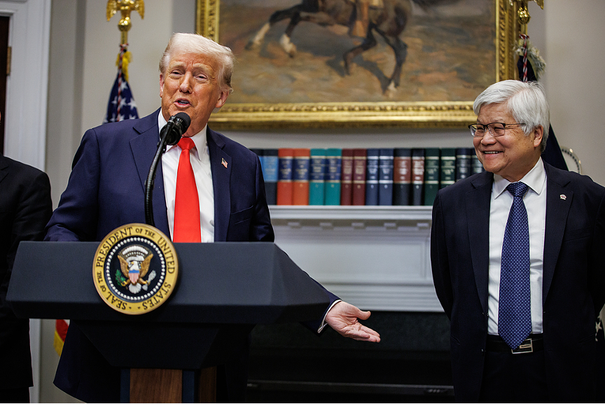 U.S. President Donald Trump announces a $100 billion U.S. investment by Taiwan Semiconductor Manufacturing Company (TSMC) alongside TSMC CEO Che-Chia Wei in the Roosevelt Room of the White House in Washington, D.C., the U.S., March 3, 2025. /CFP