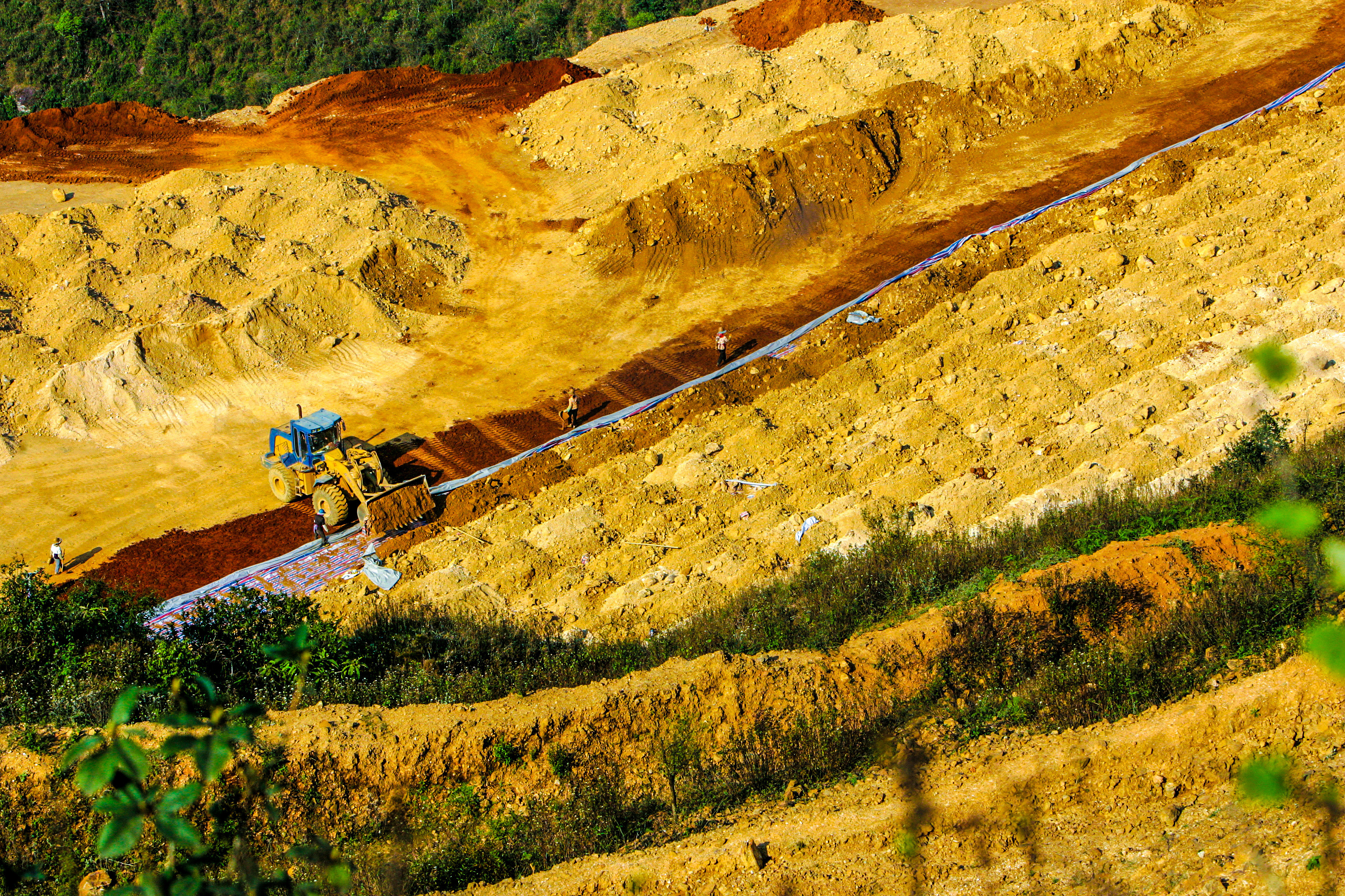 A rare earth mine located in southwest China's Yunnan Province, March 18, 2008. /VCG