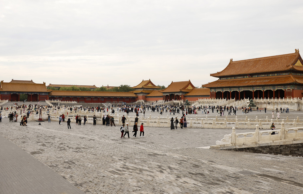The Palace Museum in Beijing opens its doors to flocks of visitors to mark its 100th anniversary on October 10, 2025. /VCG