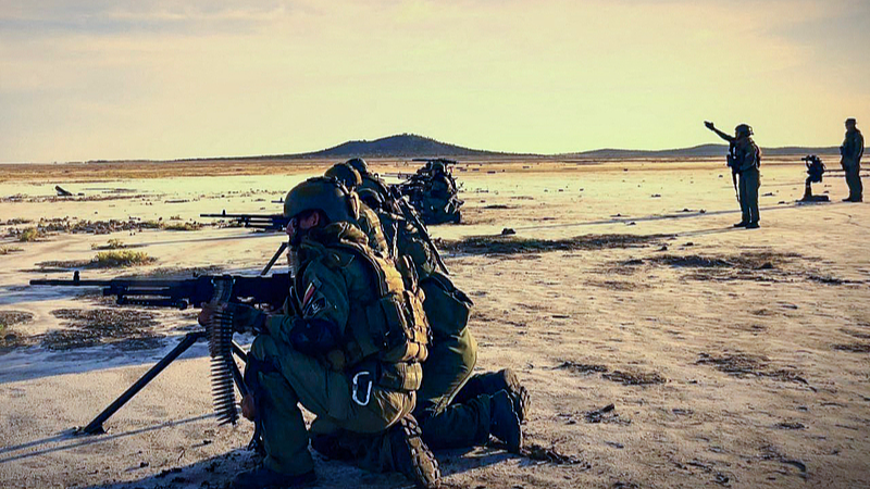 This handout photo, released on September 18, 2025, shows Venezuelan soldiers during military exercises on the shores of La Orchila Island, Venezuela. /VCG
