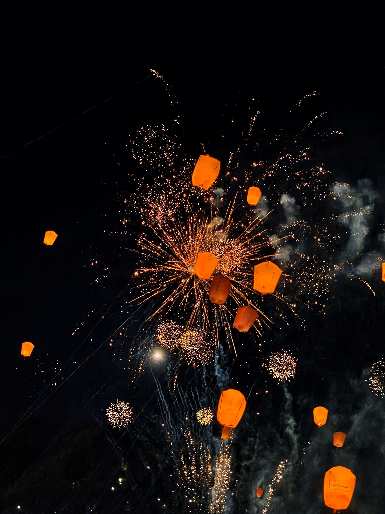 A multitude of lanterns illuminate Gexian Village in Shangrao, Jiangxi, on October 12, 2025. /VCG
