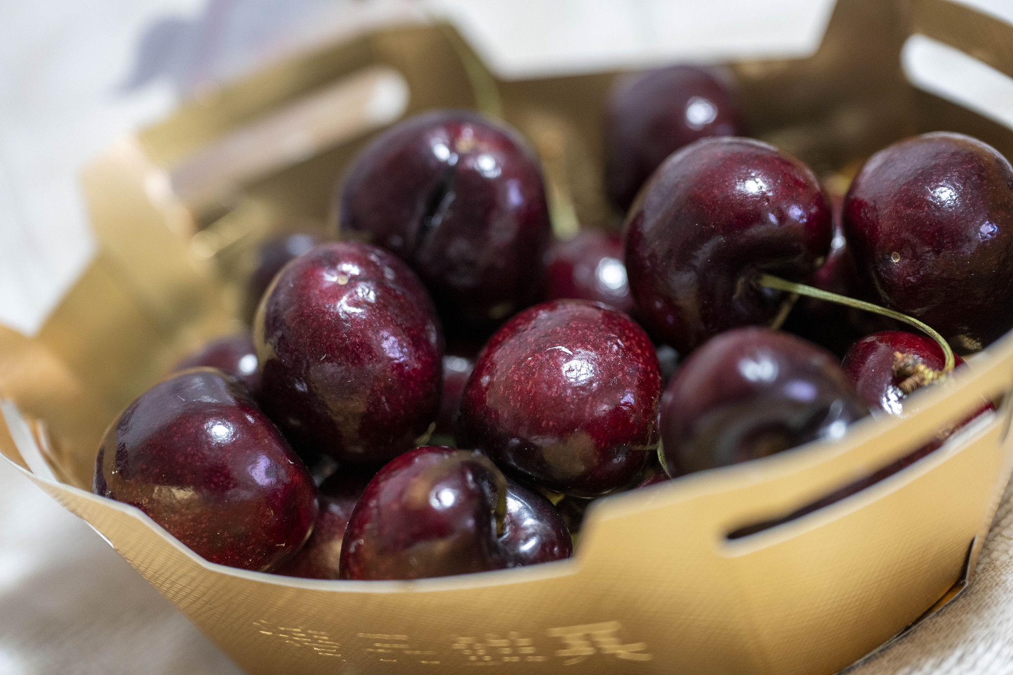 APEC Stories: Sweet delivery of Chilean cherries to China