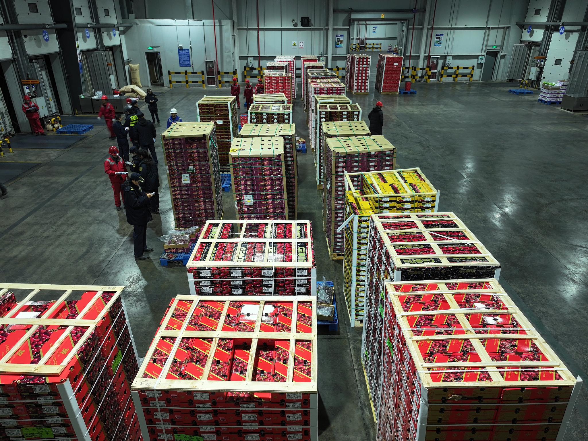 APEC Stories: Sweet delivery of Chilean cherries to China