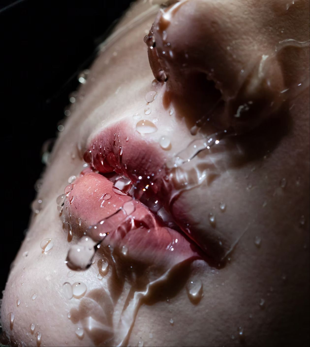 Details of a bionic humanoid robot. /AheadForm Technology