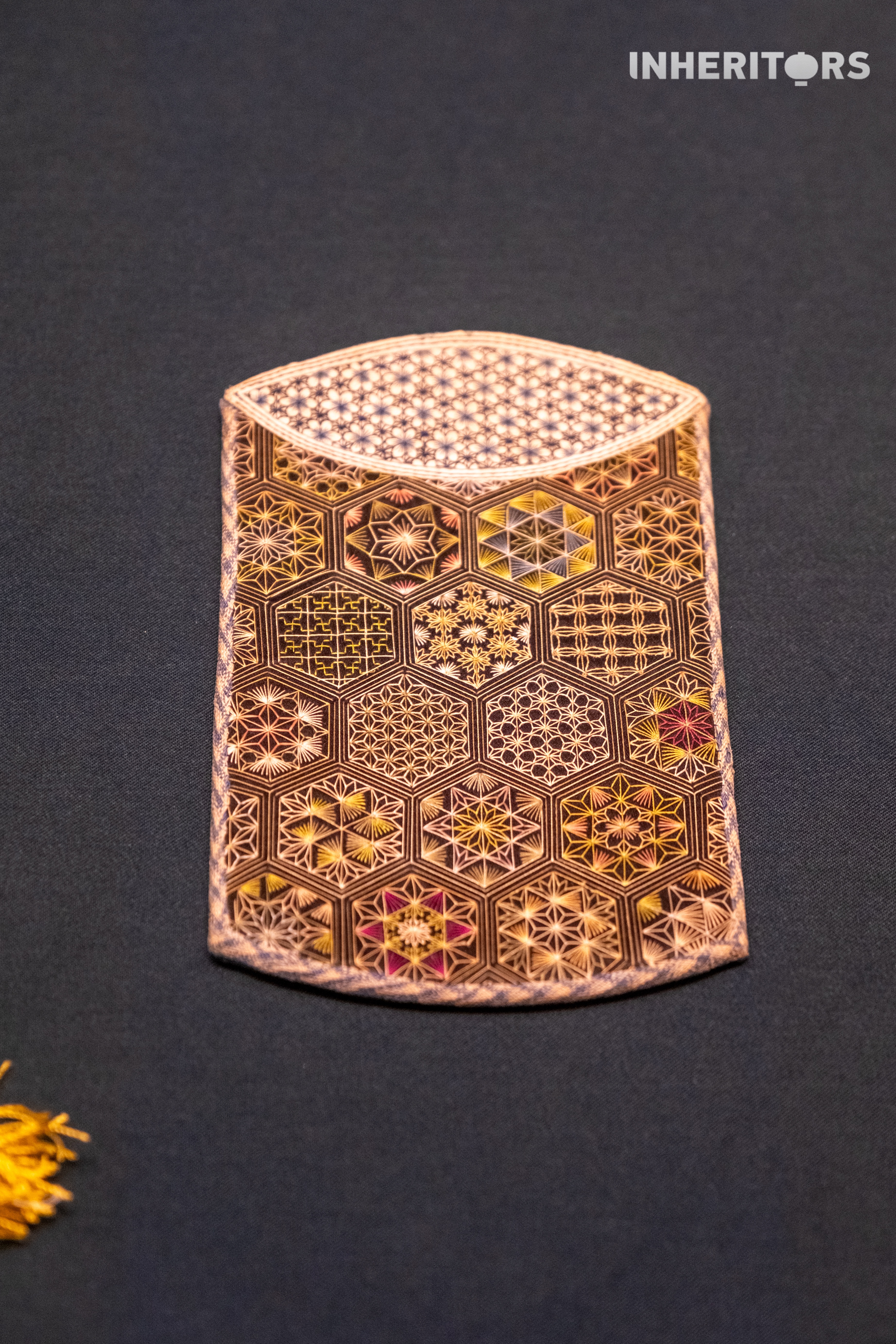 Everyday objects stitched together, thread by thread. /CGTN