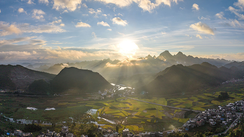Live: Wanfenglin Scenic Area – a peerless karst forest in SW China