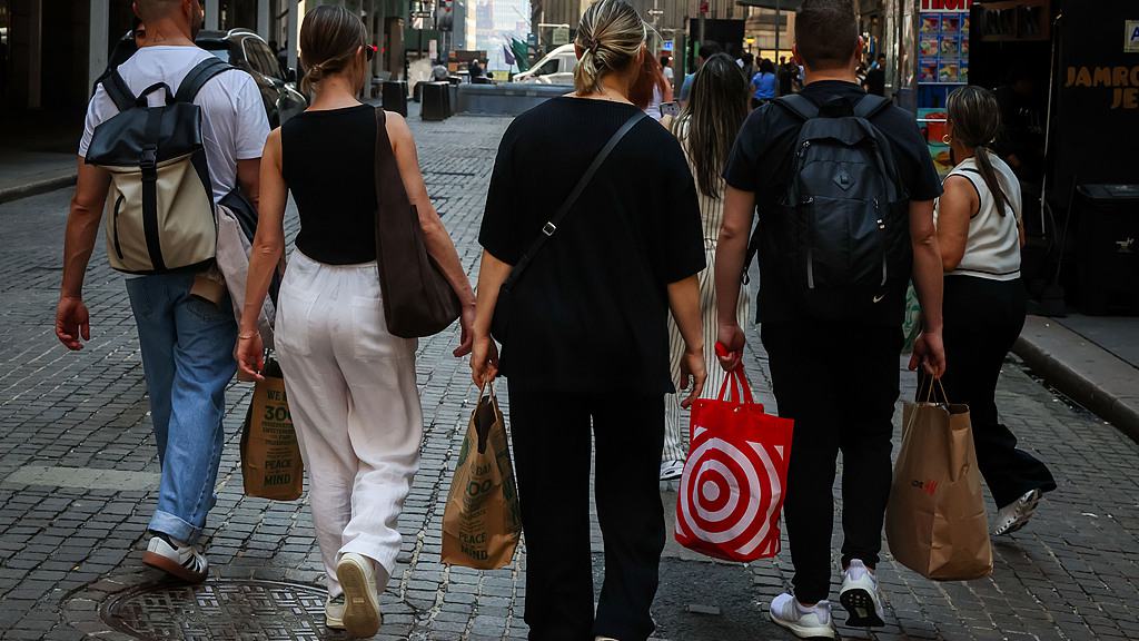 Report finds U.S. consumers to bear more than half of tariff costs