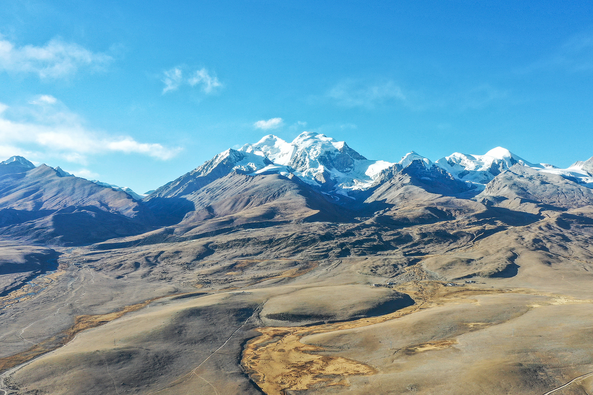 A view of the Tanggula Range, China, October 26, 2024. /VCG