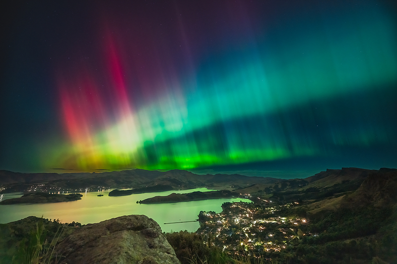 The aurora in the Port Hills area of Christchurch, New Zealand. /VCG