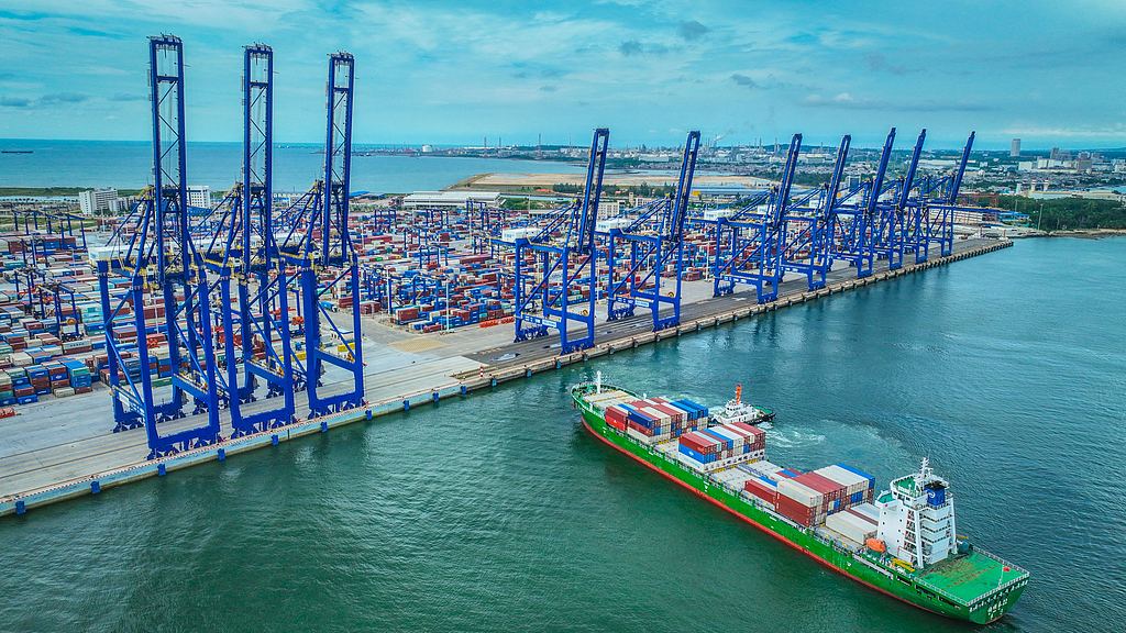 Yangpu International Container Terminal in Hainan Province, September 25, 2025. /VCG