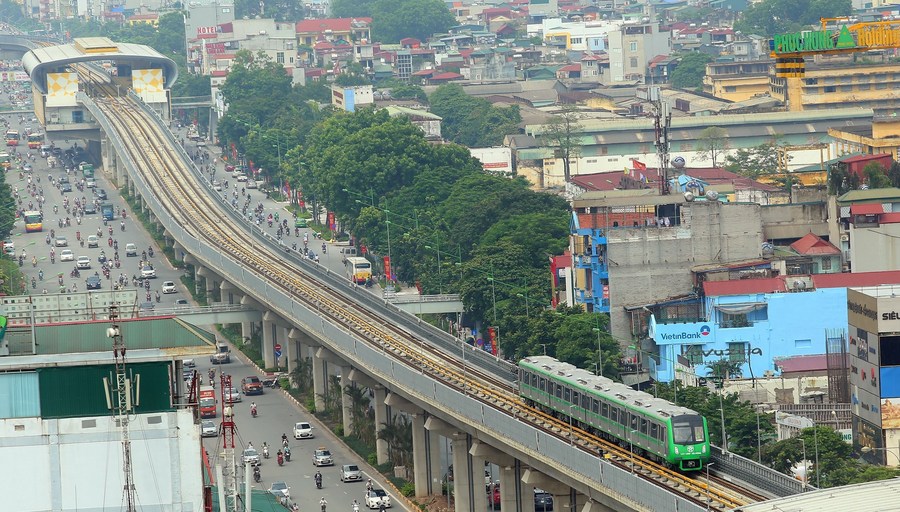 A train travels on the Cat Linh-Ha Dong line in Hanoi, Vietnam, November 6, 2021. /Xinhua