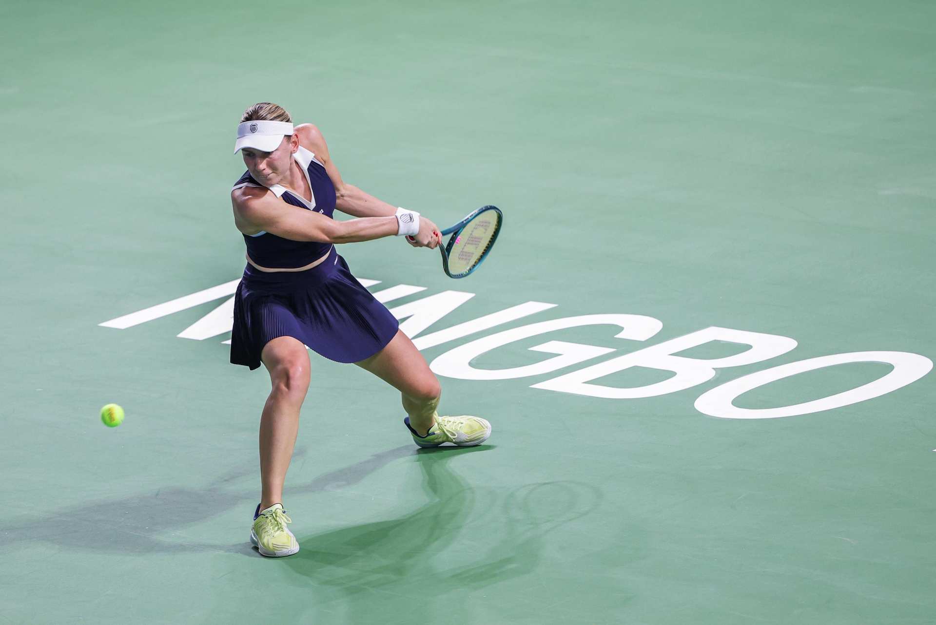 Ekaterina Alexandrova hits a shot in the women's singles round of 16 match against Yuan Yue at the Ningbo Open, east China's Zhejiang Province, October 16, 2025. /WTA