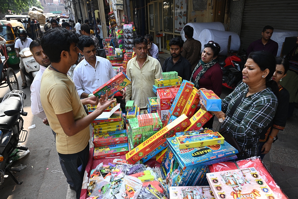 Green firecrackers are sold near the Jama Masjid area of New Delhi, India, October 15, 2025. /CFP