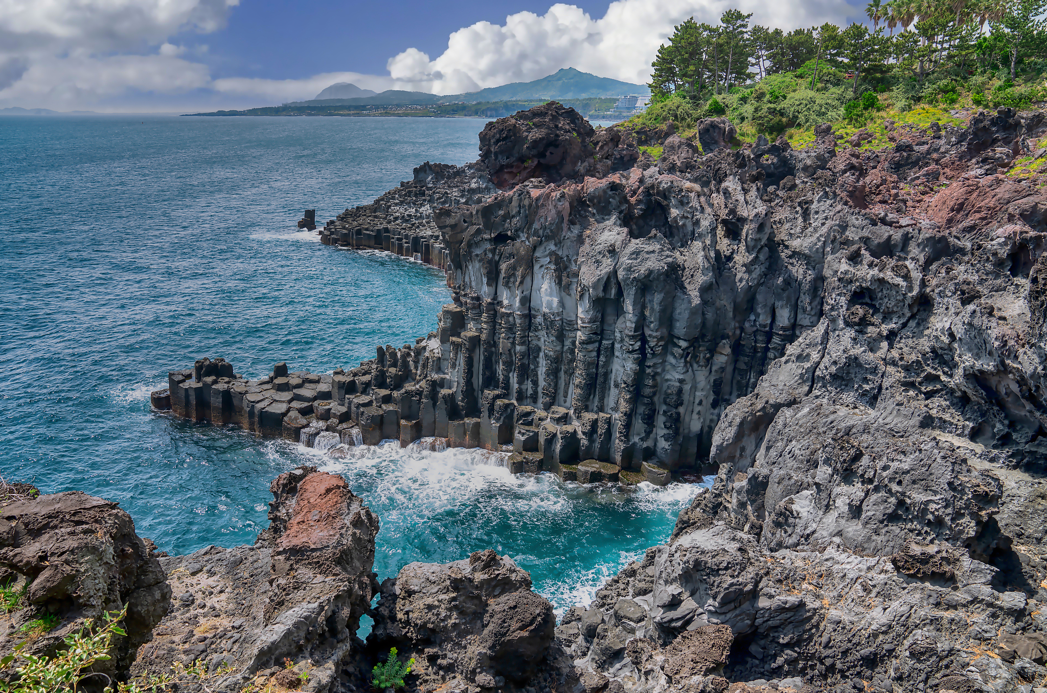 Jusangjeolli Cliff on Jeju Island, South Korea. /VCG