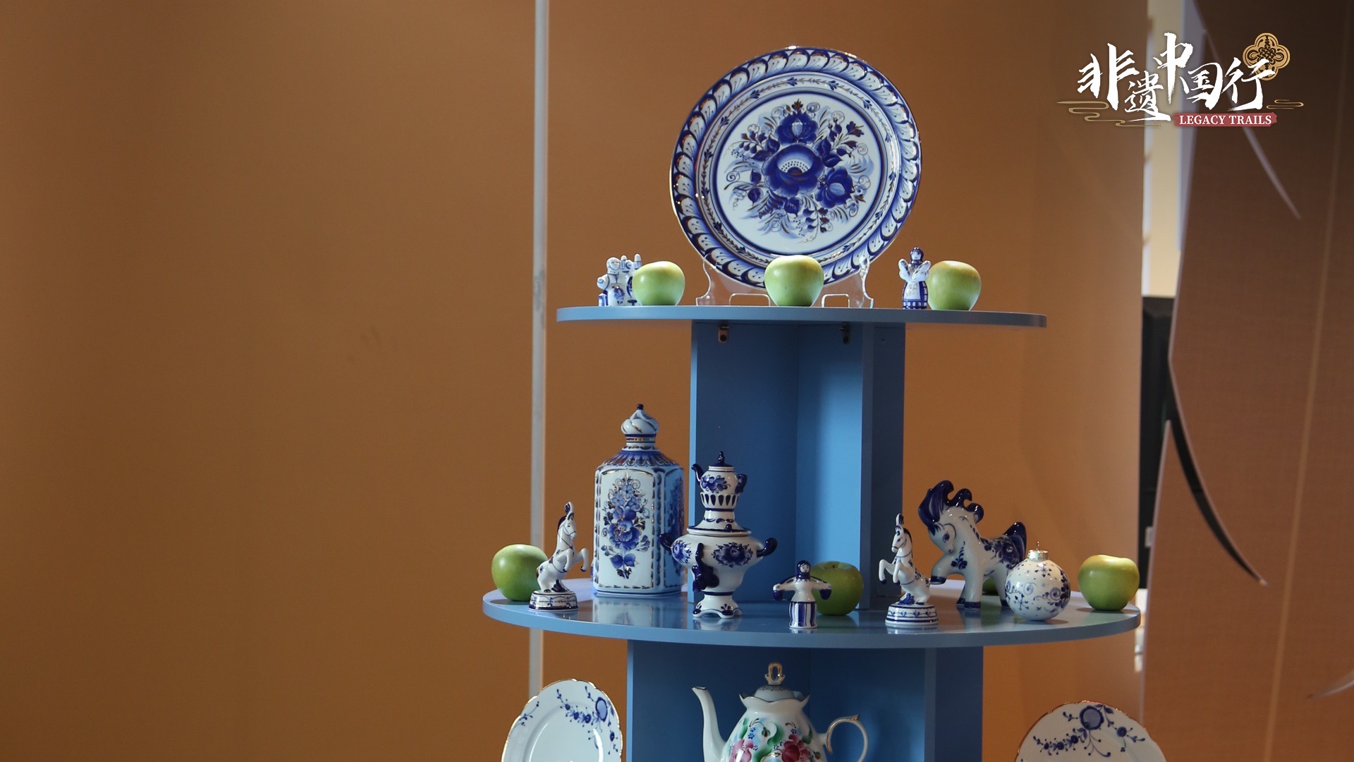 Porcelain exhibits from Russia at the International Intangible Cultural Heritage Exhibition at the Beijing Grand Canal Museum, Beijing, China, October 17, 2025. /CGTN