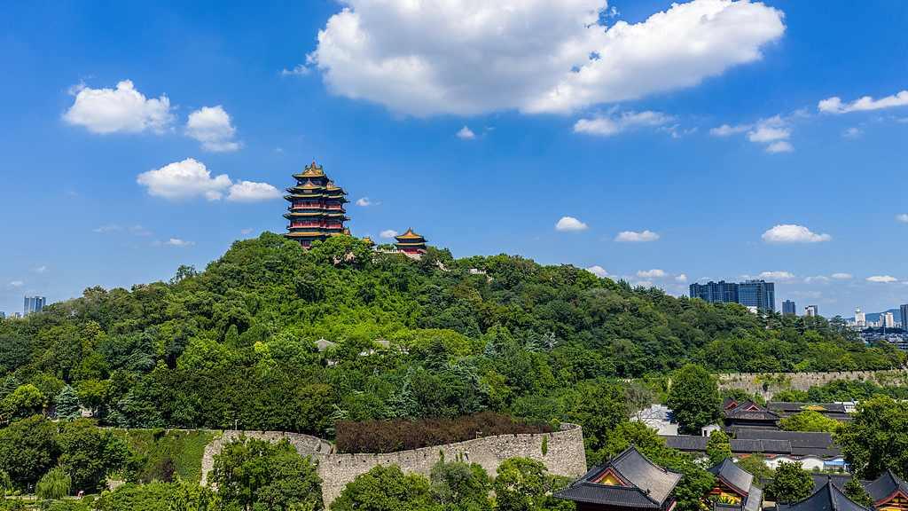 Live: Overlooking Nanjing's urban skyline from Yuejiang Tower – Ep.2