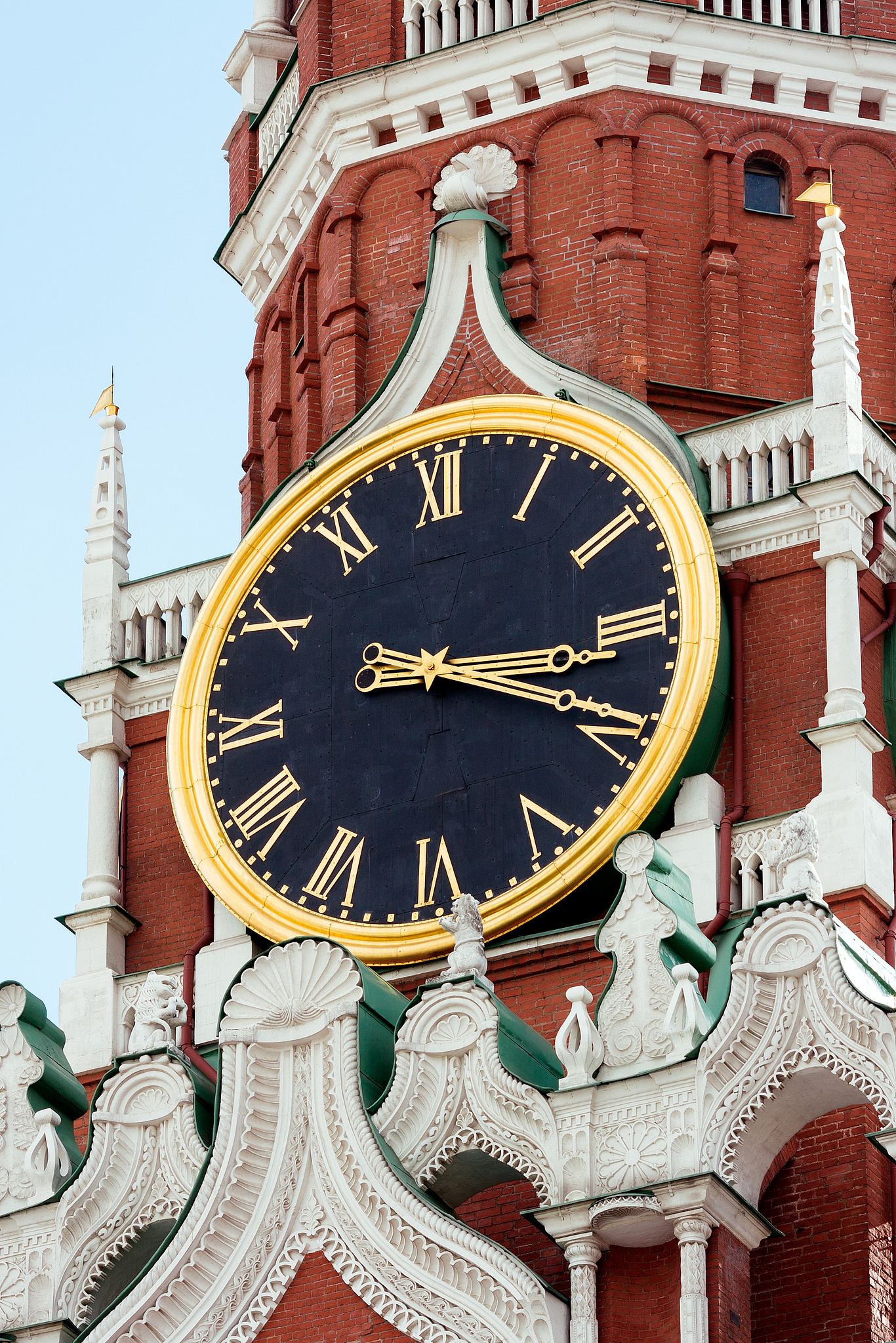 APEC Stories: Kremlin's Spasskaya Tower – Where time rings in Russia
