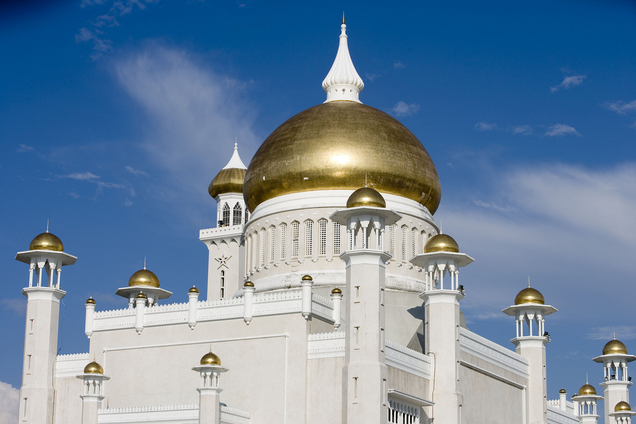 APEC Stories: Omar Ali Saifuddien Mosque embodies Brunei's modernization
