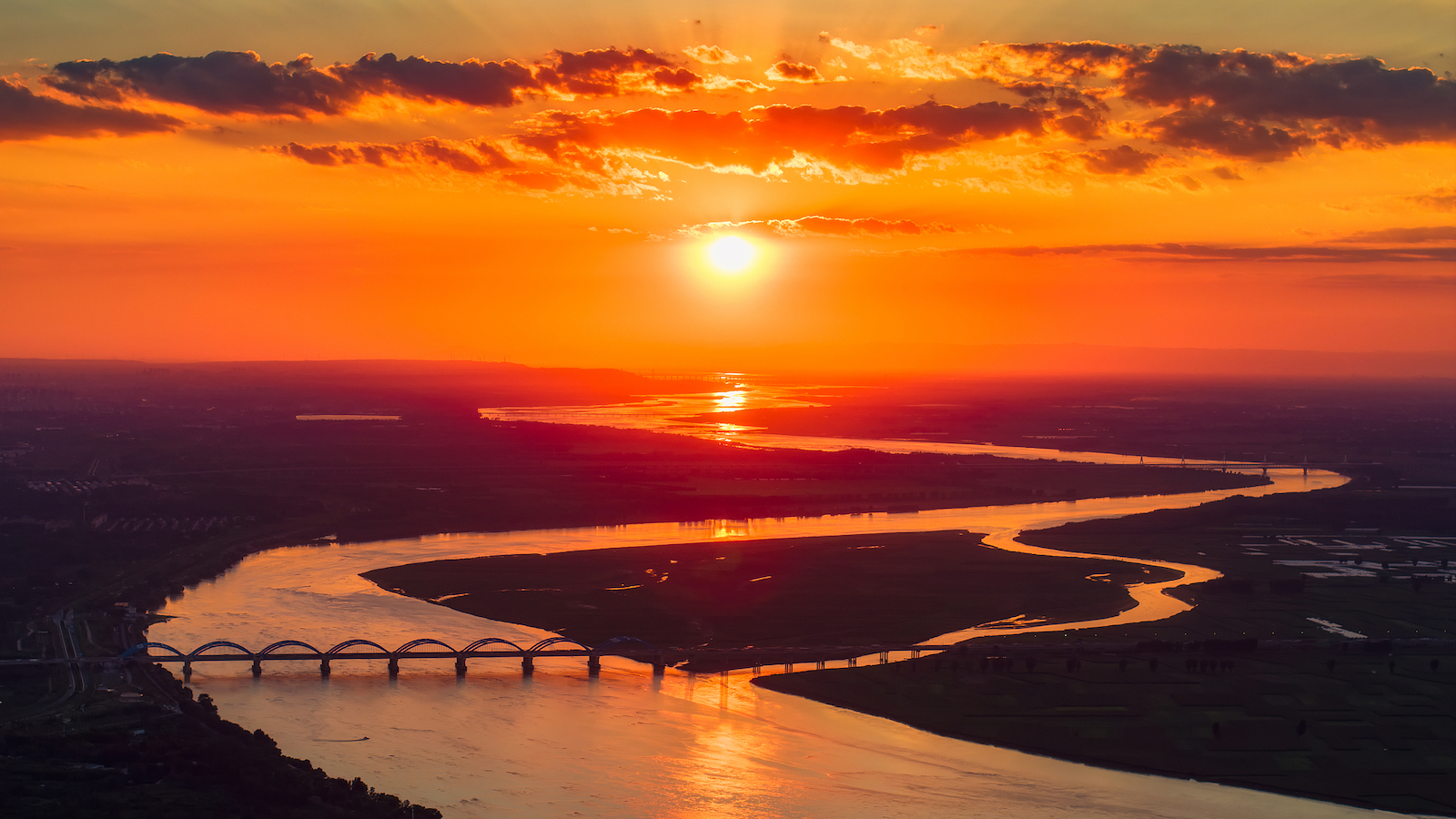 China revitalizes 88 key rivers, lakes in ecological restoration drive