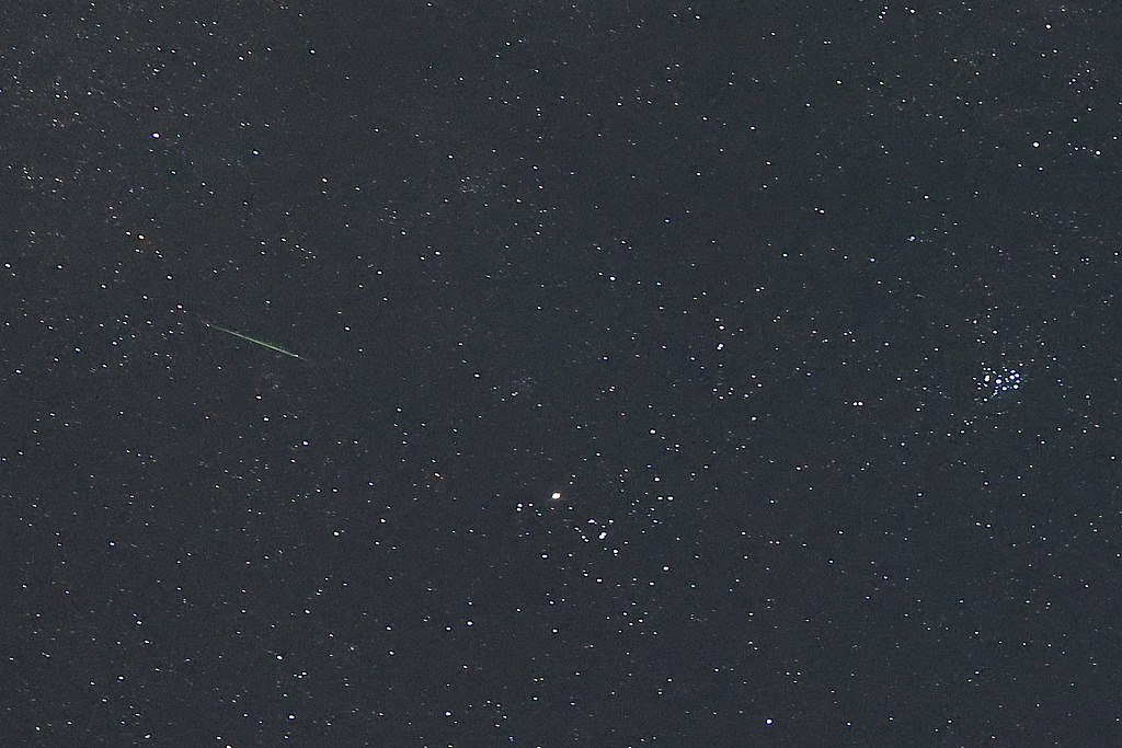 The Orionid meteor shower streaks across the night sky in Dezhou, east China's Shandong Province, October 22, 2025. /VCG