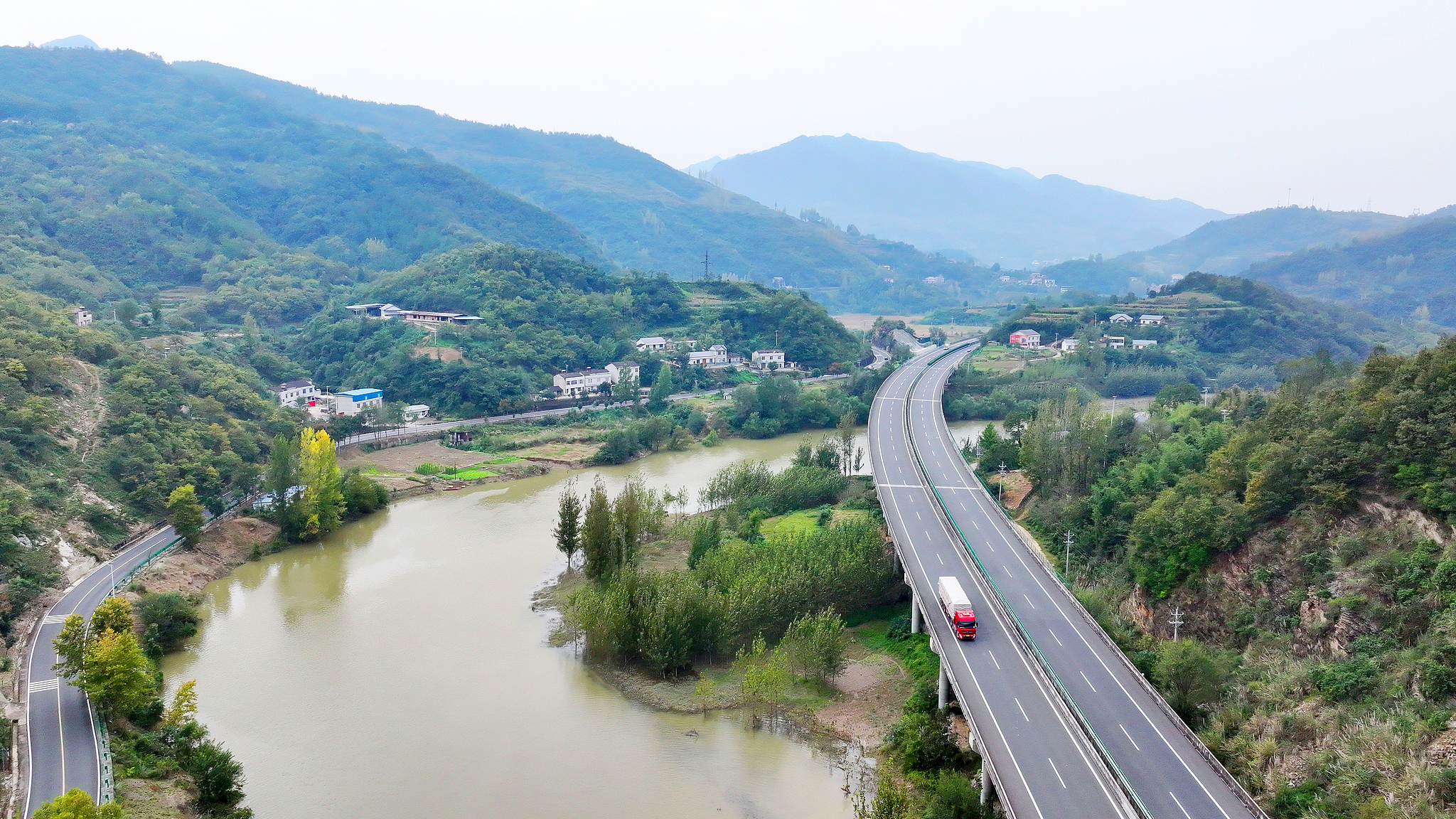 An aerial photo shows the transportation network in Meihua Village of Fangxian County, Shiyan City, Hubei Province, October 23, 2025. /VCG