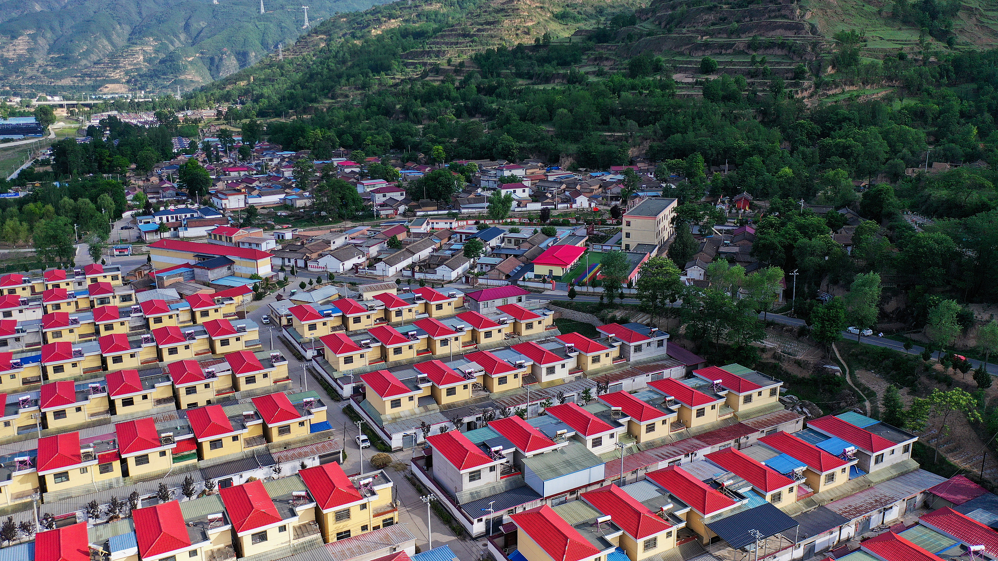 Thriving industries build beautiful villages in Tianshui