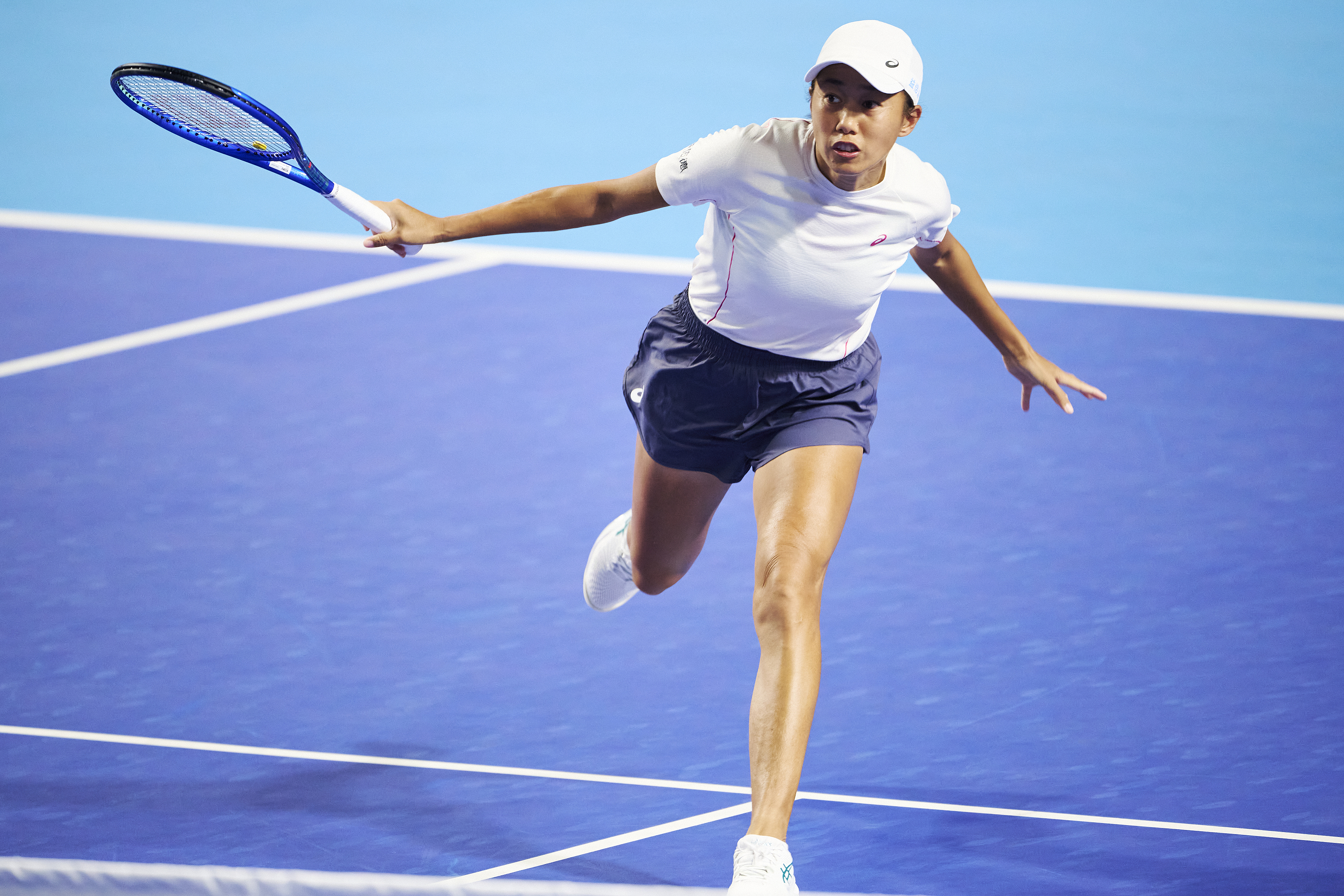 China's Zhang Shuai returns a shot during the Guangzhou Open in Guangzhou, China, October 23, 2025. /VCG
