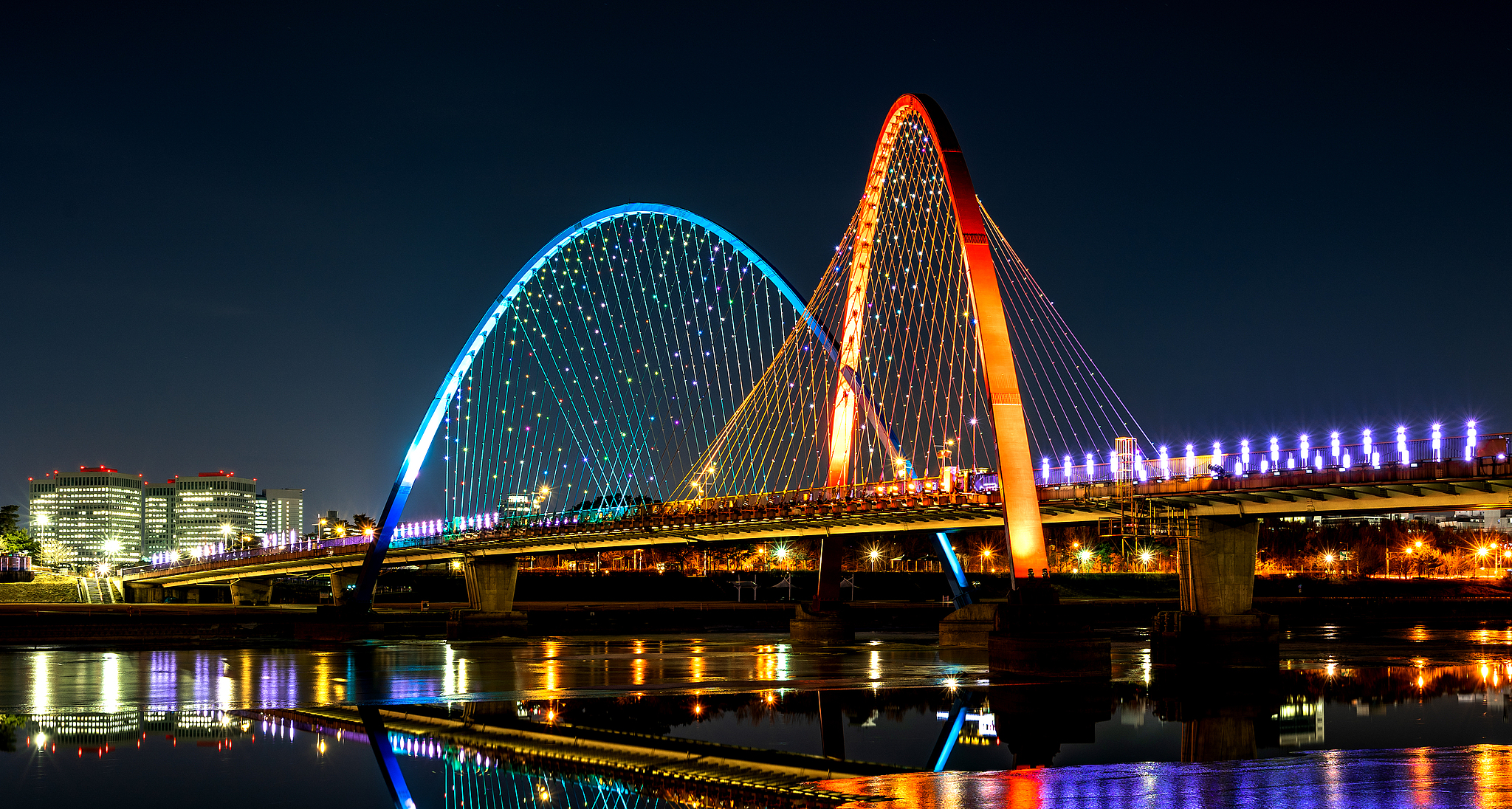 The Expo Bridge in Daejeon, South Korea. /VCG
