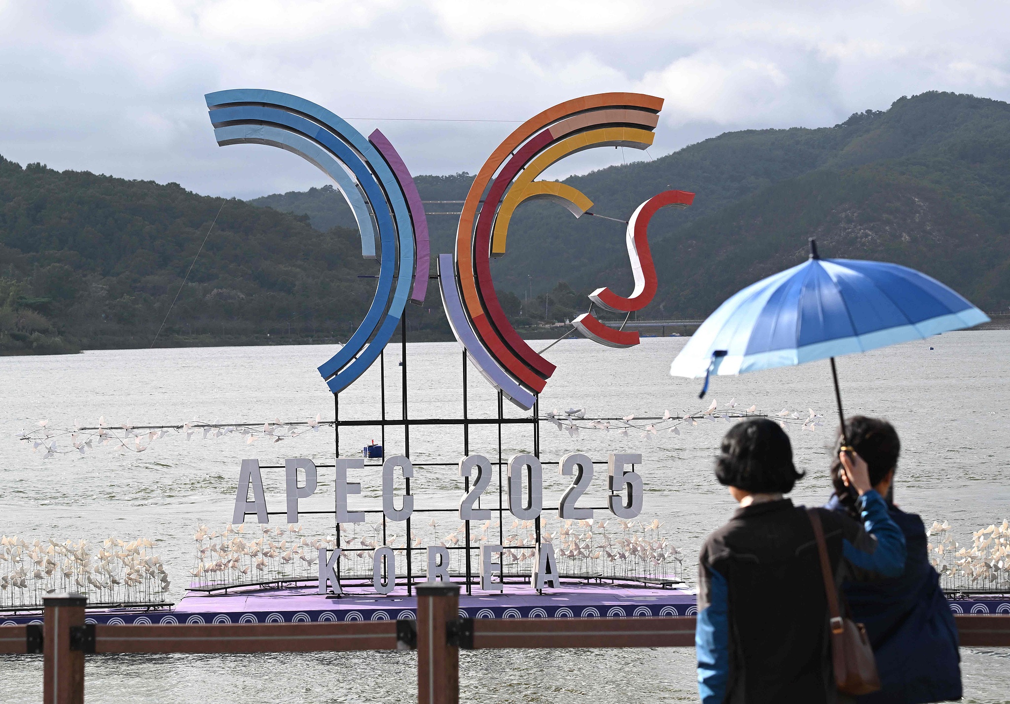 An installation of the upcoming 32nd APEC Economic Leaders' Meeting in Gyeongju, South Korea, October 20, 2025. /VCG
