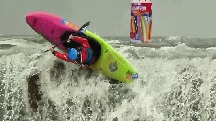 International canoe slalom sails through Huangguoshu Waterfall