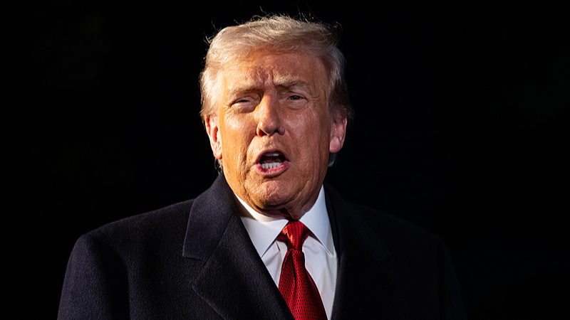 Trump plans to impose 10 percent extra tariffs on Canada