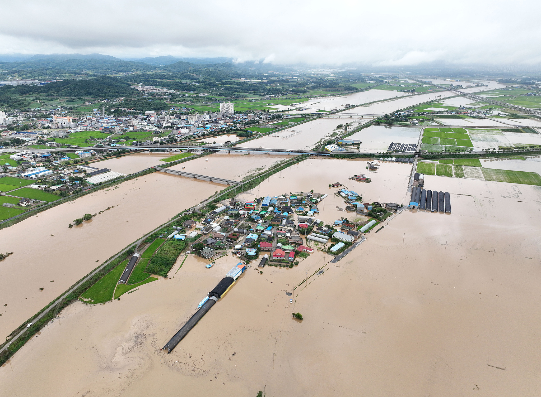 Heavy rain caused flooding in South Chungcheong Province, South Korea, July 17, 2025. /VCG