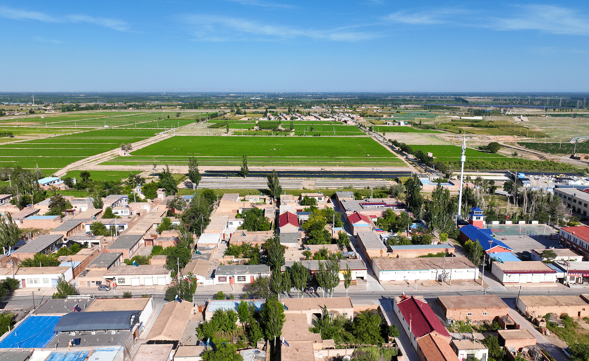 A photo taken in September 2025 shows Yuanyi Village in Minning Town, Yinchuan, Ningxia Hui Autonomous Region. /VCG