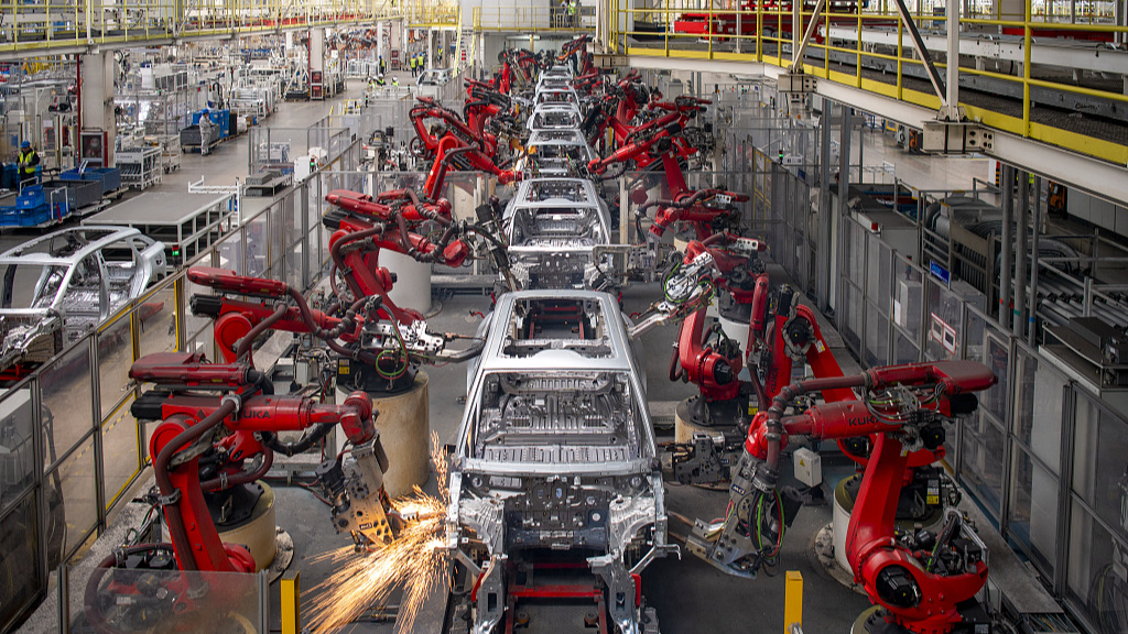 China's manufacturing PMI at 49.0 in October, holiday effects weigh