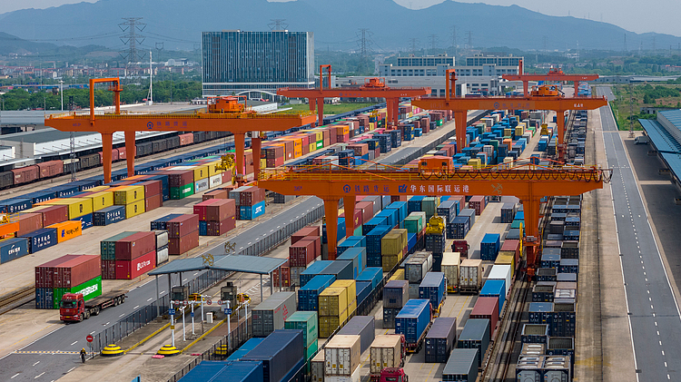 President Xi says investing in China means investing in the future