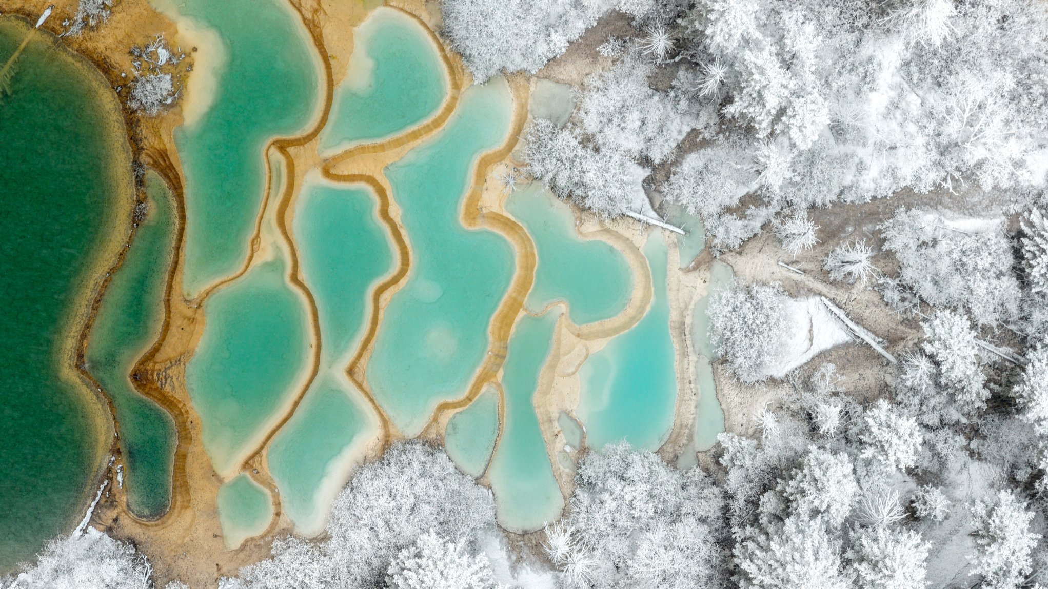 First snowfall turns Jiuzhaigou into a winter wonderland