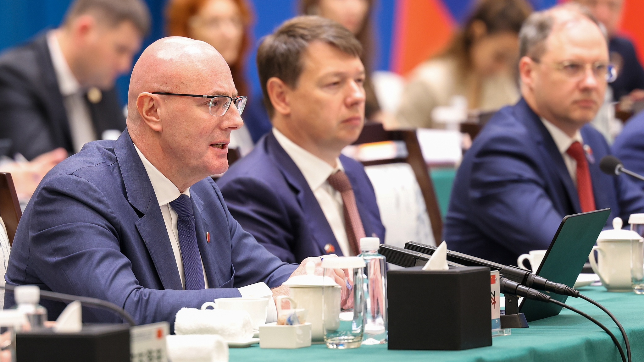 Chinese vice premier meets Russia deputy PM in Zhejiang