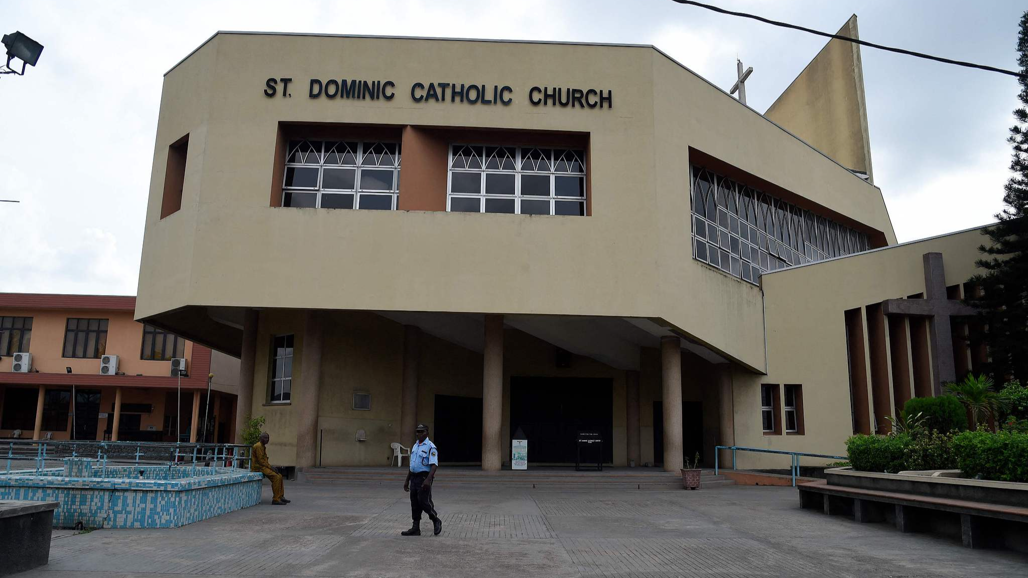 Christian devotees take communion during a Christmas mass at St. Patrick's Church in Maiduguri, Nigeria, December 25, 2021. /VCG